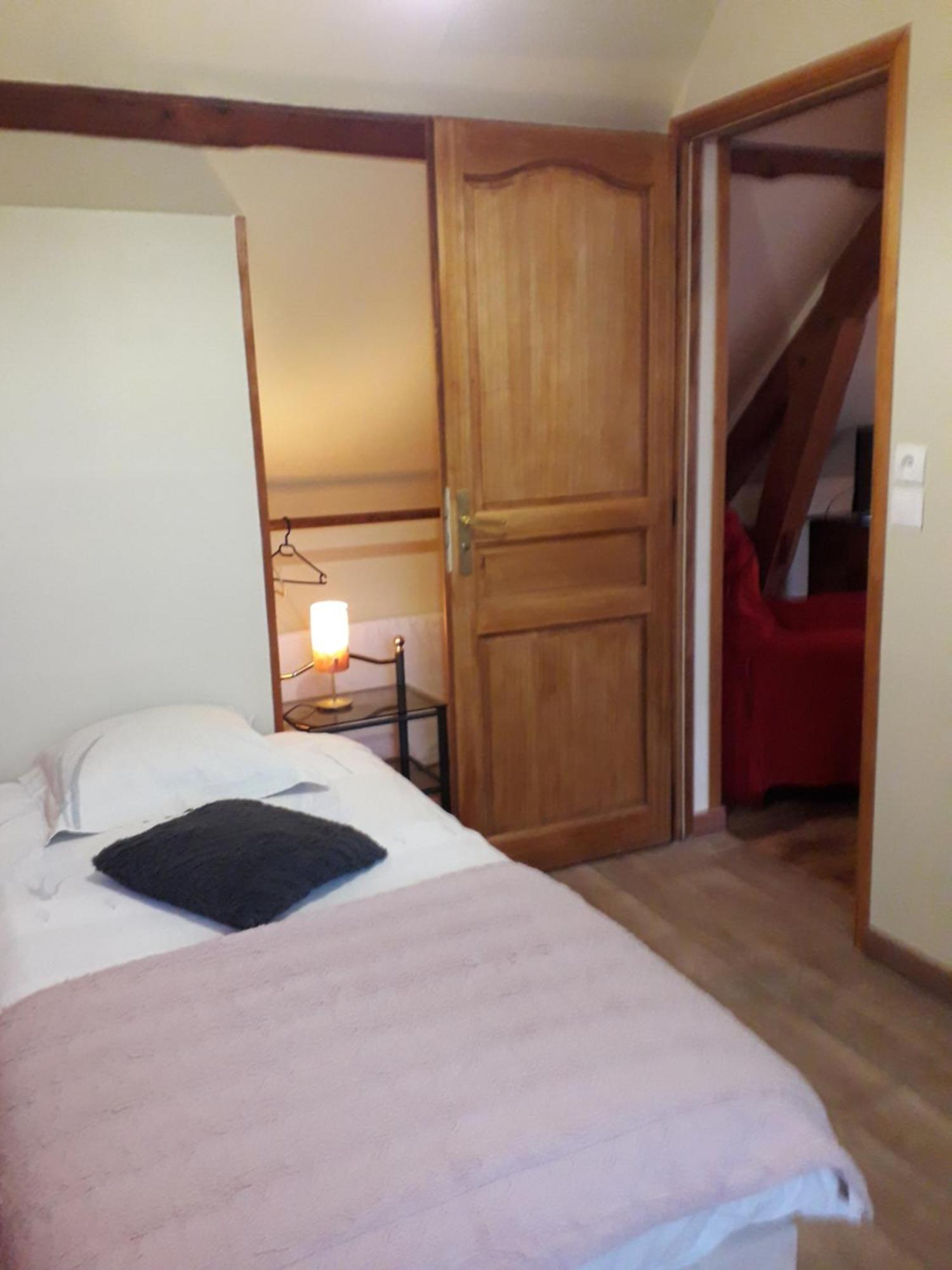 Bed and Breakfast Les Trois Pommiers Sommery Екстер'єр фото